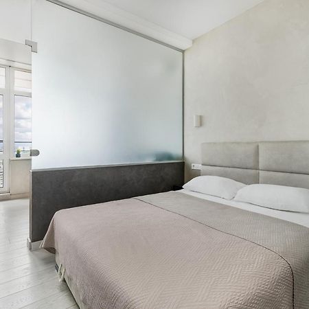 Razor Apartment With Terrace, Kamanina Oděsa Exteriér fotografie